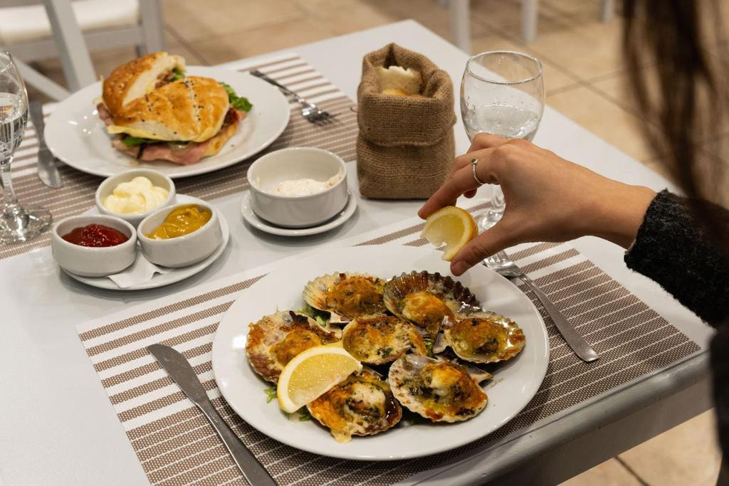 פורטו פיראמידס Rayentray Las Restingas Hotel De Mar מראה חיצוני תמונה